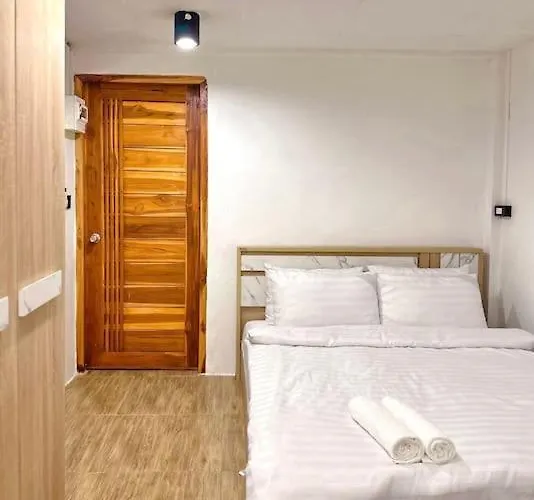 Apartment Chubby 5 4 *