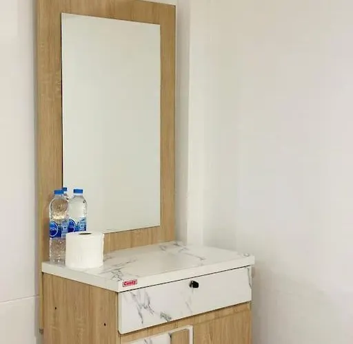 Chubby 5 4 Apartment *